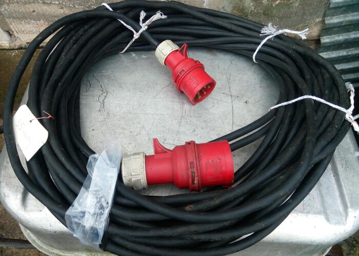 Grajewo ogłoszenia: Kabel siłowy 35m 4*2,5 miedź stan bdb cały plus wtyki...