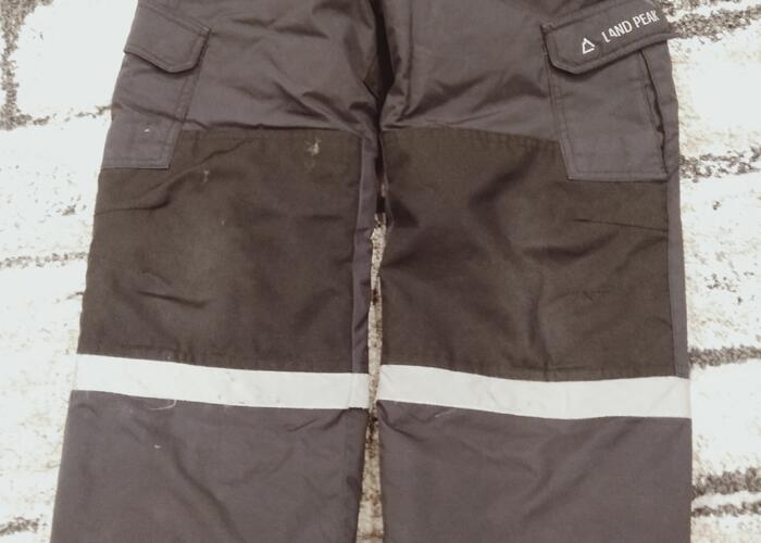 Grajewo ogłoszenia: Czarne zimowe spodnie na szelkach rozm. 122 cm, widoczne ślady...