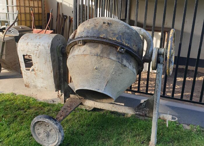 Grajewo ogłoszenia: Sprzedam betoniarkę w bardzo dobrym stanie.